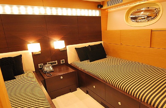 Romantica Guest Cabin